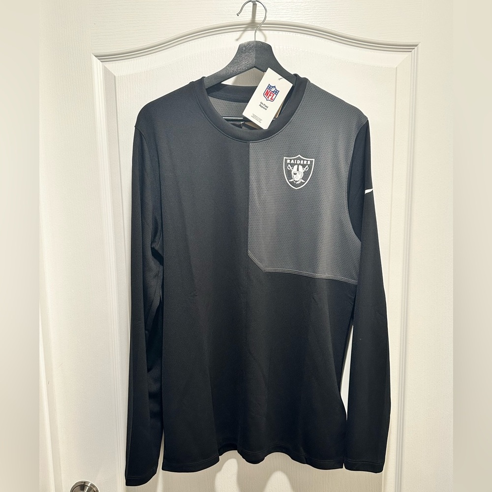 Las Vegas Raiders Nike Black Dri-Fit Long Sleeve Pullover, Size Medium